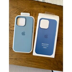 Apple iPhone 13 Pro Silicone Case with MagSafe Blue